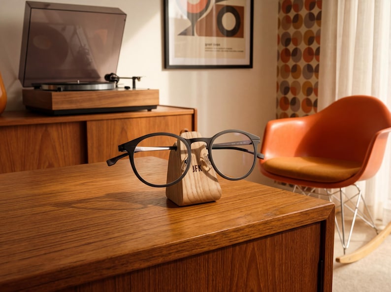 Professional Corporate Gift Personalized, Executive Desk Accessory, Custom Boss Gift, Wood Glasses Display